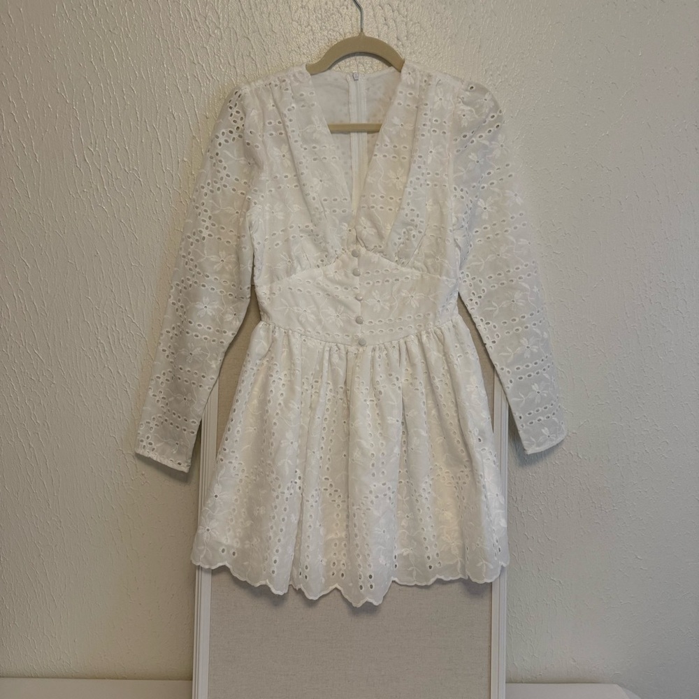 Never Worn Elegant White Eyelet Dress - Picture 10 of 14